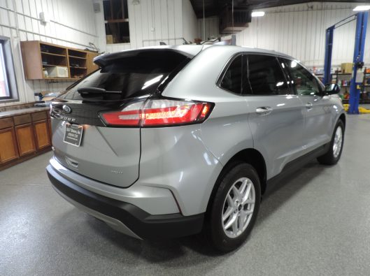 2024 Ford Edge SEL Silver 020