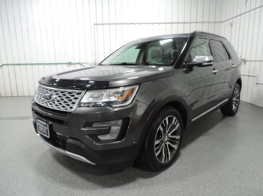 2016 Ford Explorer Platinum 001