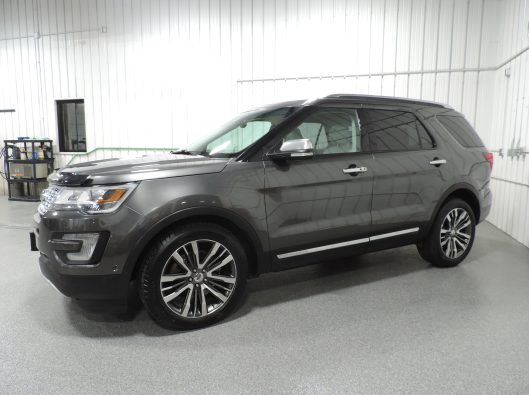 2016 Ford Explorer Platinum 003