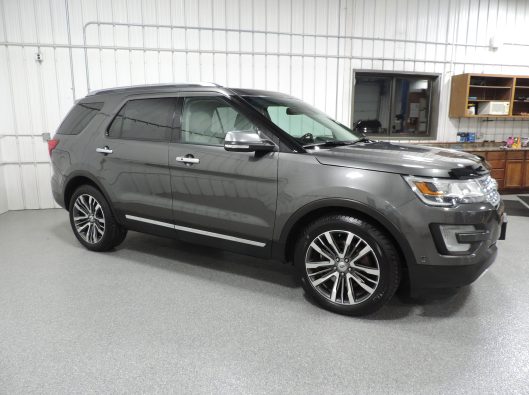 2016 Ford Explorer Platinum 011