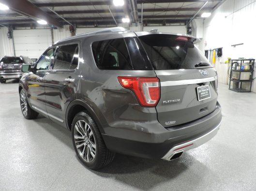 2016 Ford Explorer Platinum 019