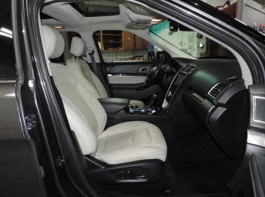 2016 Ford Explorer Platinum 023