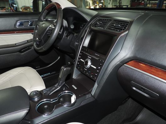 2016 Ford Explorer Platinum 026