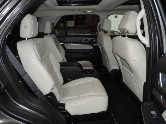 2016 Ford Explorer Platinum 030