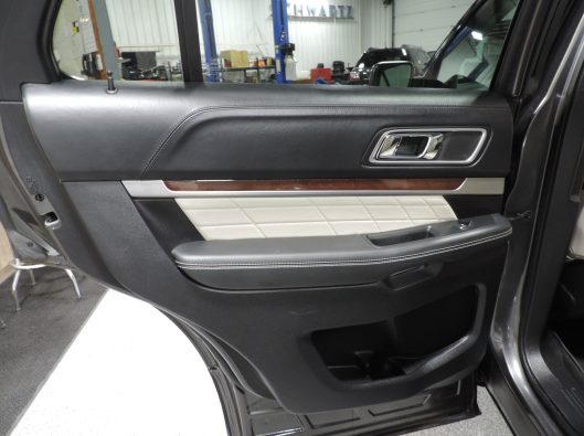2016 Ford Explorer Platinum 036