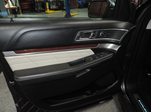 2016 Ford Explorer Platinum 038