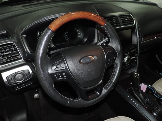 2016 Ford Explorer Platinum 043