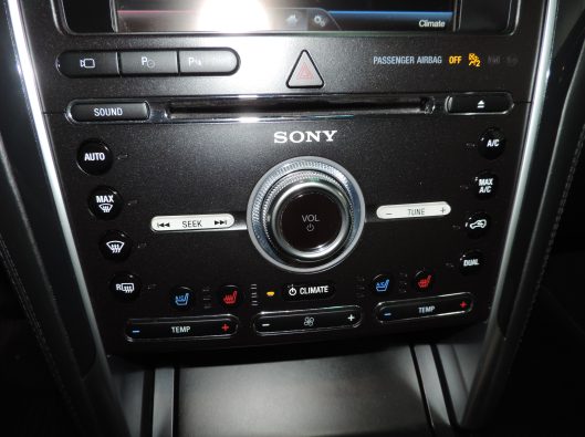 2016 Ford Explorer Platinum 045