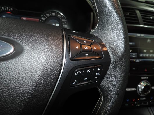 2016 Ford Explorer Platinum 049