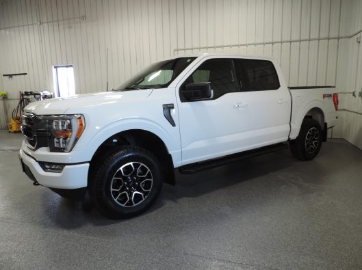 2022 Ford F150 White 004