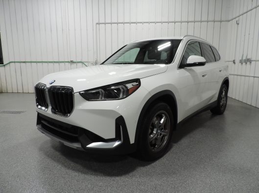 2023 BMW X1 001