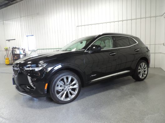 2023 Buick Envision Avenir Black 004
