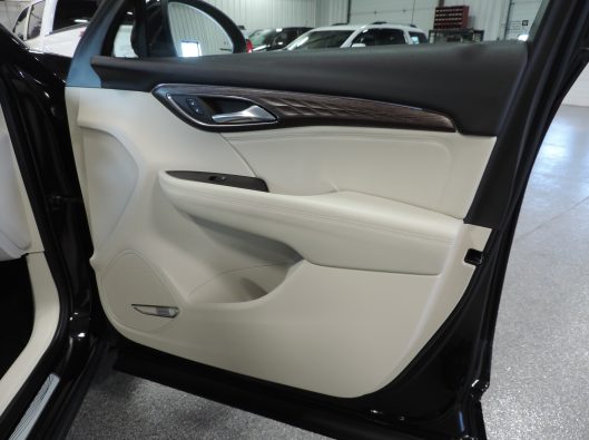 2023 Buick Envision Avenir Black 024