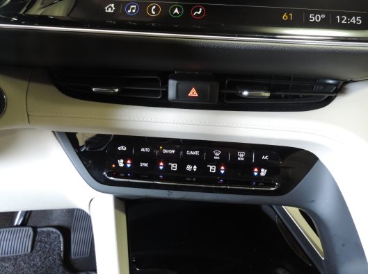 2023 Buick Envision Avenir Black 042