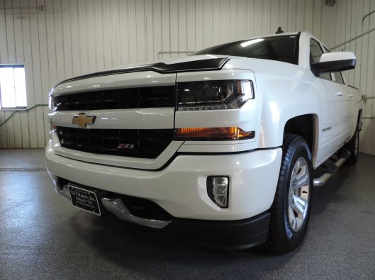 2016 CHevrolet Silverado White Z71 006