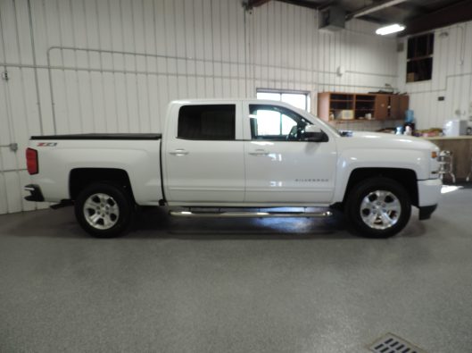2016 CHevrolet Silverado White Z71 011
