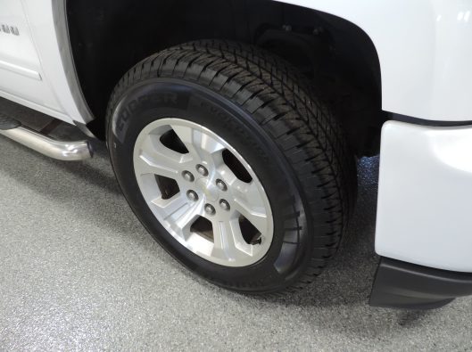 2016 CHevrolet Silverado White Z71 012