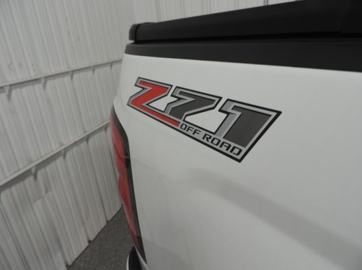 2016 CHevrolet Silverado White Z71 015