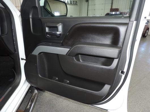 2016 CHevrolet Silverado White Z71 026