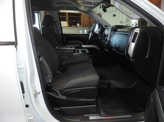 2016 CHevrolet Silverado White Z71 027