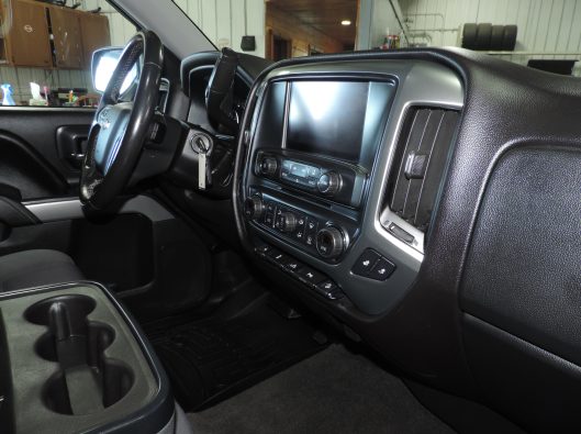 2016 CHevrolet Silverado White Z71 029
