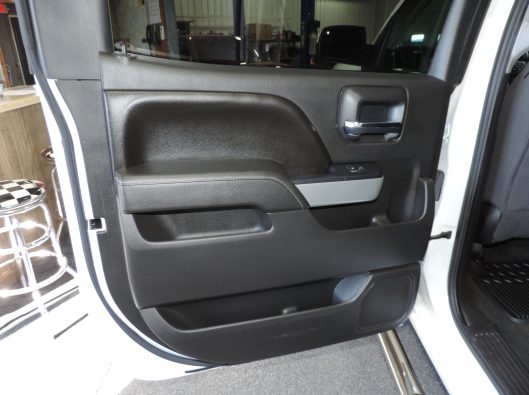 2016 CHevrolet Silverado White Z71 033