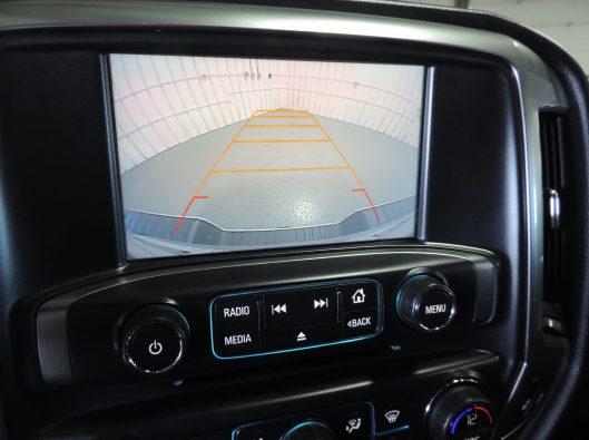 2016 CHevrolet Silverado White Z71 042