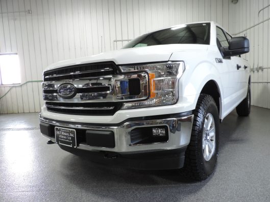 2018 Ford F150 White 010