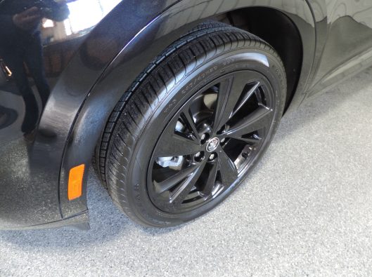 2023 Buick Essence ST Black 014