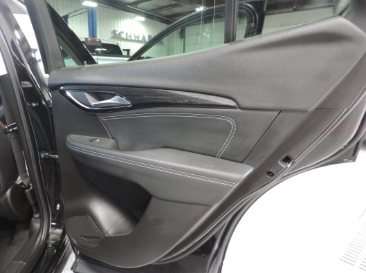 2023 Buick Essence ST Black 025