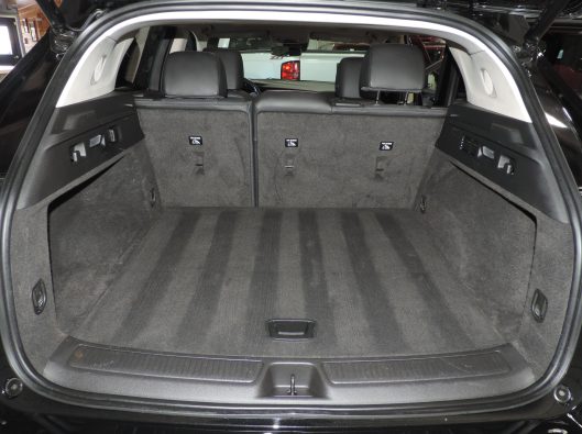 2023 Buick Essence ST Black 027