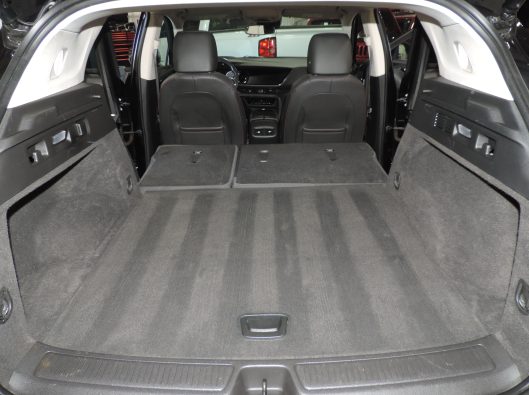 2023 Buick Essence ST Black 028