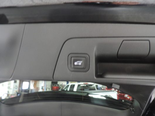 2023 Buick Essence ST Black 029