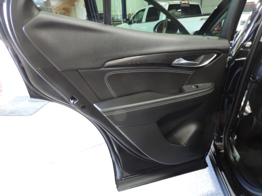 2023 Buick Essence ST Black 030