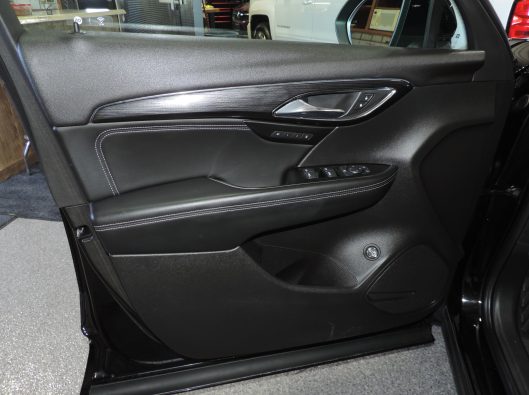 2023 Buick Essence ST Black 032