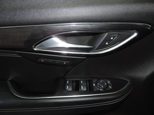 2023 Buick Essence ST Black 033