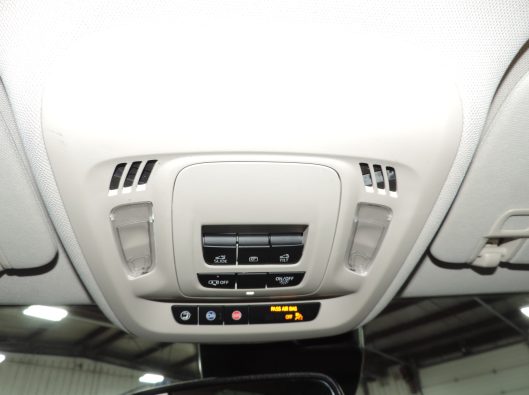 2023 Buick Essence ST Black 041