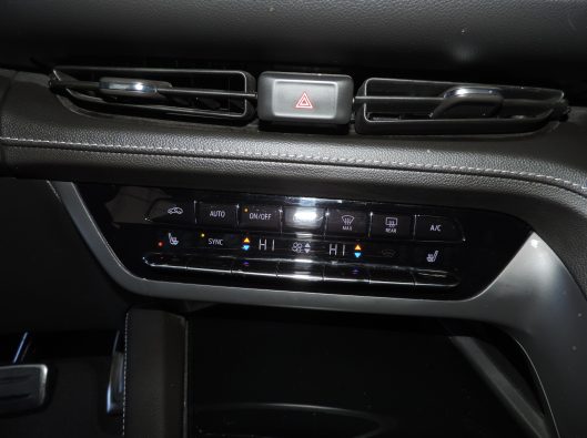 2023 Buick Essence ST Black 045