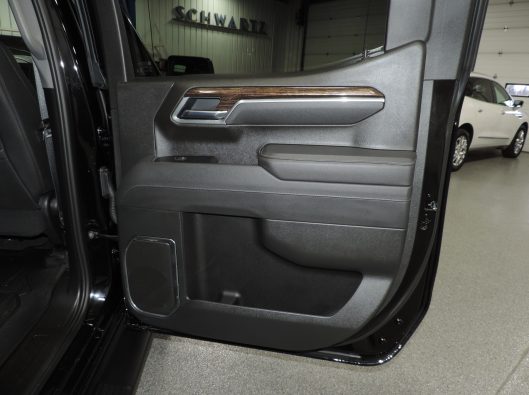 2025 GMC Black Sierra 035