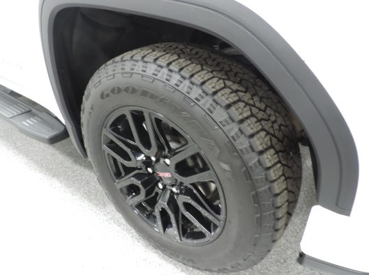 2025 White GMC Sierra 017