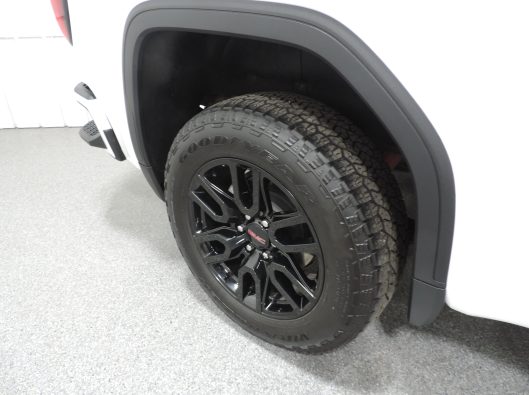 2025 White GMC Sierra 019